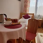 Privatunterkunft Aziza *