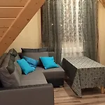 Aziza Privatunterkunft *