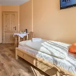 Privatunterkunft Aziza *