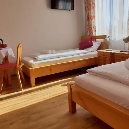 Aziza Privatunterkunft *